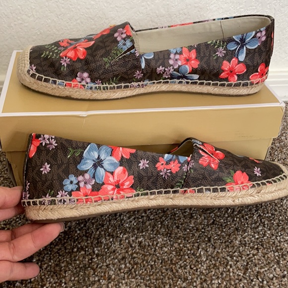 Michael Kors signature floral print espadrilles - Picture 5 of 8